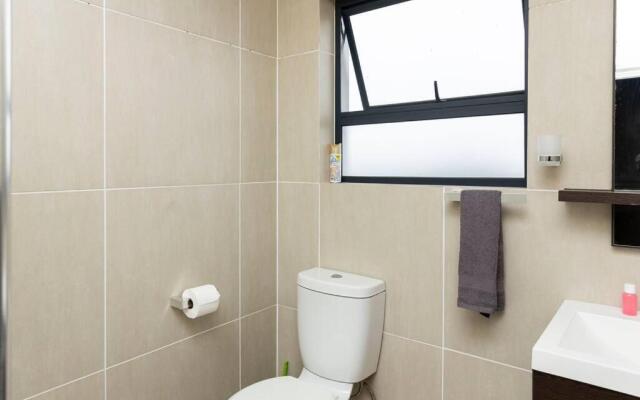 Alimama Spaces: the Manson's Greenstone