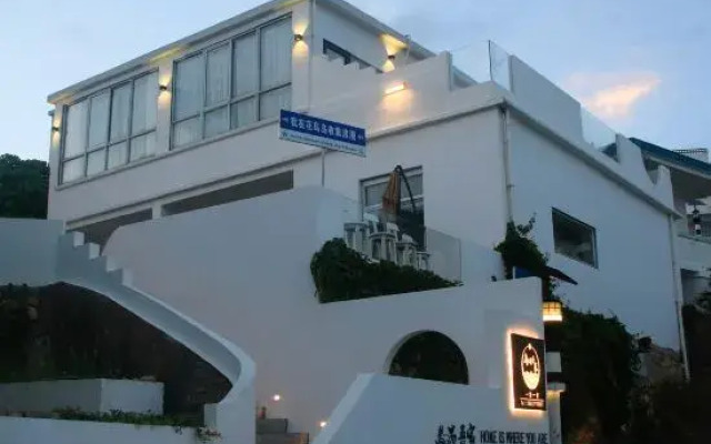 the Island Meets My Home Hostel