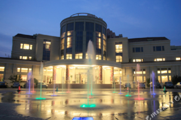 Qingdao Wheat Island Travel Center
