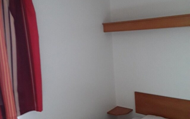 Chalet With 2 Bedrooms in Saint-paul-lès-dax, With Terrace and Wifi -