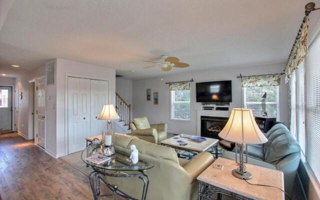 4040 - Paws at the Beach