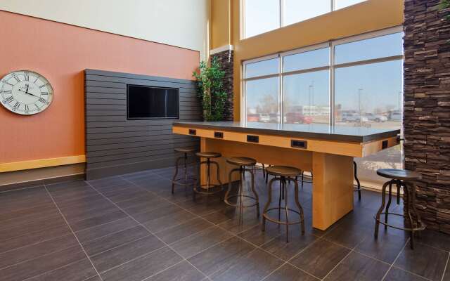 Best Western Plus Airport Inn & Suites