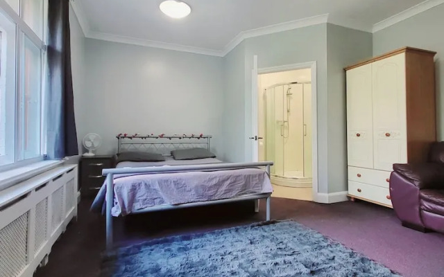 Silver Road Deluxe Retreat in Norwich