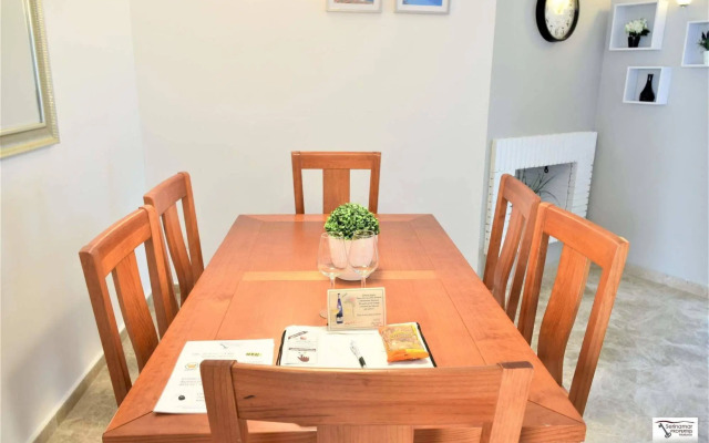 Apartamentos y Casas Serinamar Marbella