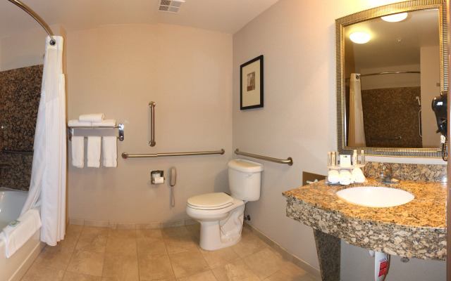 Holiday Inn Express Hotel & Suites Vancouver Mall by IHG
