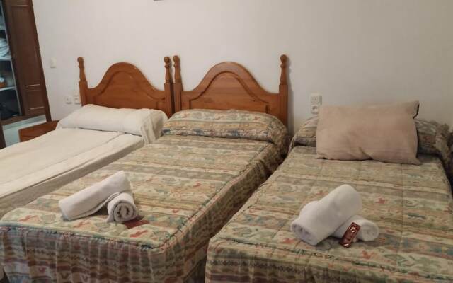 24H Hostal Antequera