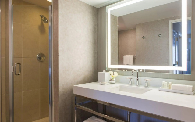 Renaissance Chicago Downtown Hotel