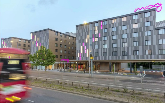 MOXY London Heathrow Airport