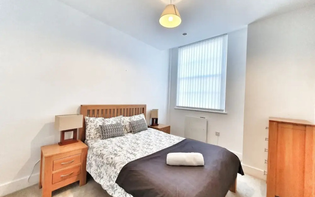 Modern Executive Apartment in Reading