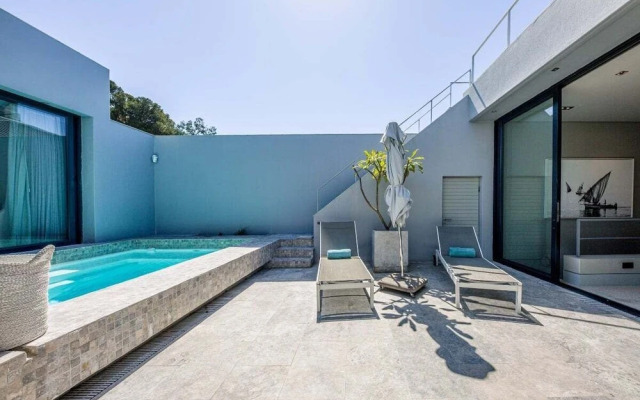 Loader Villa