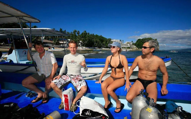 Aura Dive Resort