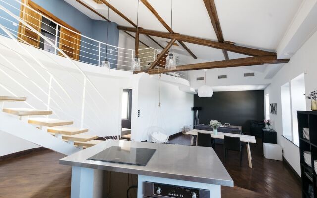 Grand Duplex 230 m2 Place Comedie