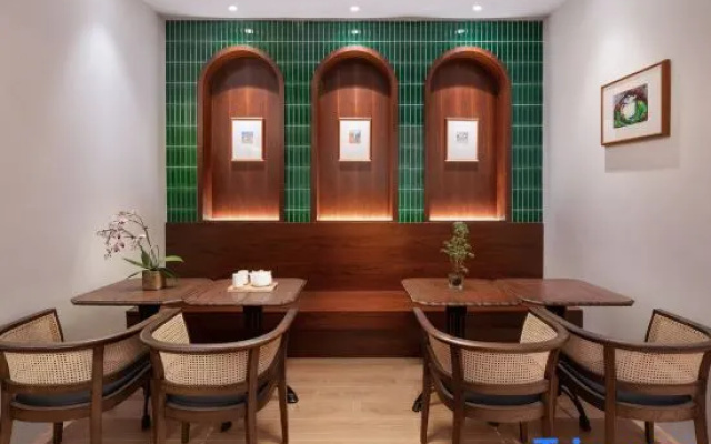 Wuyu Hotel (Happy Valley & Longfor Paradise Walk Lijia )