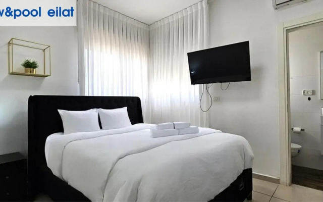 sea view & pool eilat