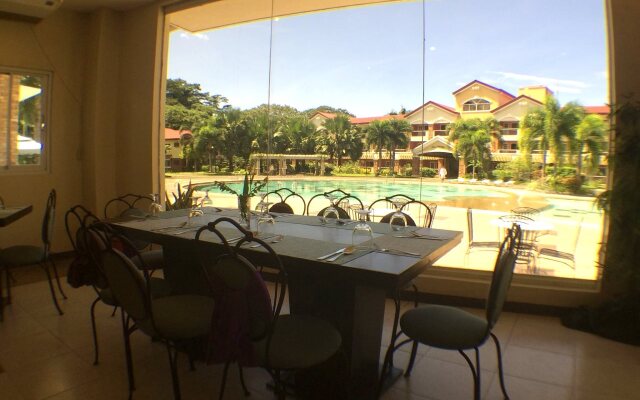 Subic Holiday Villas