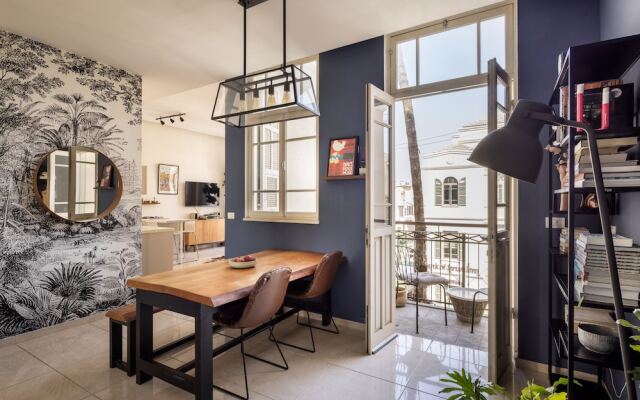 Bauhaus Artistic Haven by Sea N' Rent