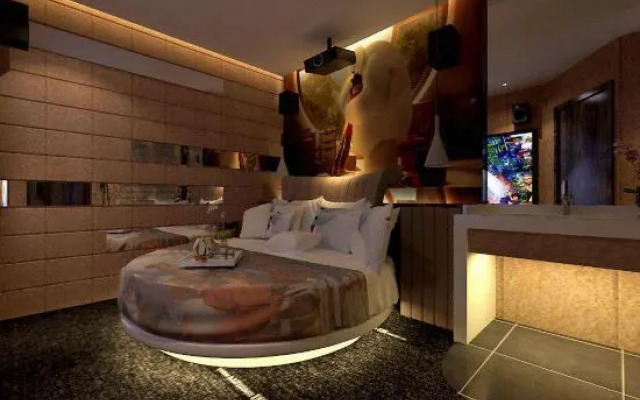 Lingxiu Theme Hotel (Ma'anshan East Station Olympic Sports Center Branch)