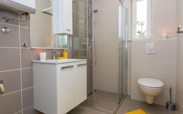 Apartments Adria