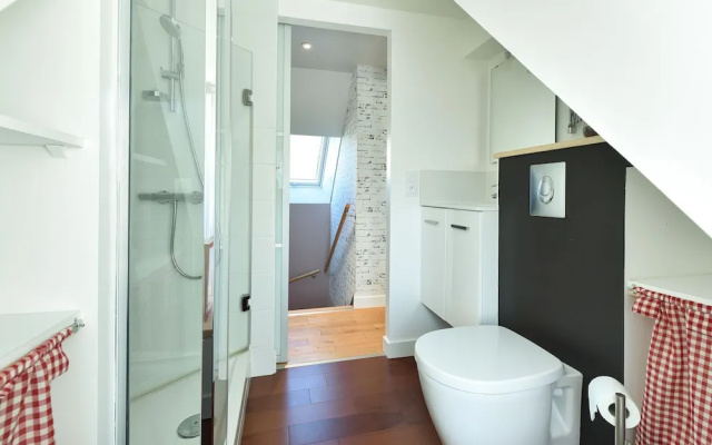 Luxury Holiday Home in Bannalec With Swimming Pool