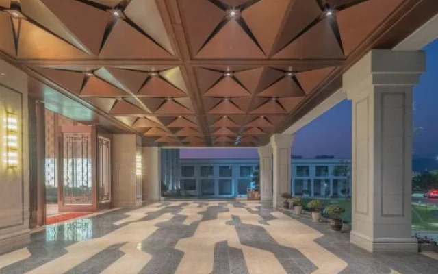 Shadian Hotel