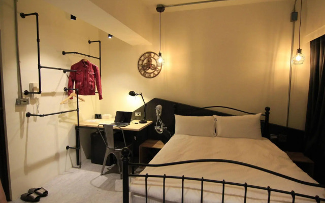 Yizhong Loft Hostel