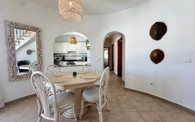 3 Bedroom Villa Walking Distance to Moraira