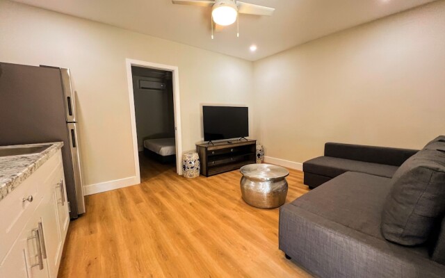 Find Peace - Tiny House in Japanese Garden