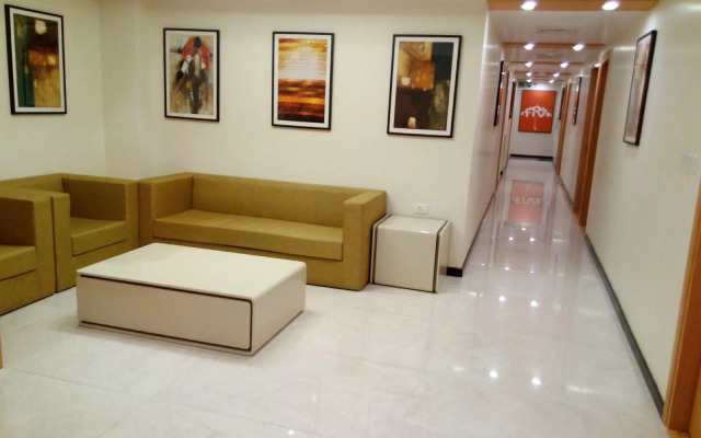 OYO Townhouse 5244 Galaxy Rooms