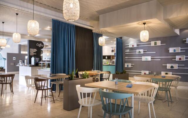 Miramar Sunny Hotel & Residence