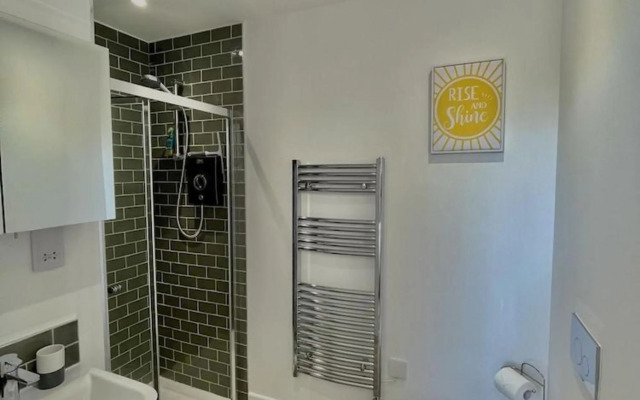 5 Breaside Hideaway