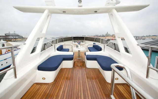 United Spirit Yacht
