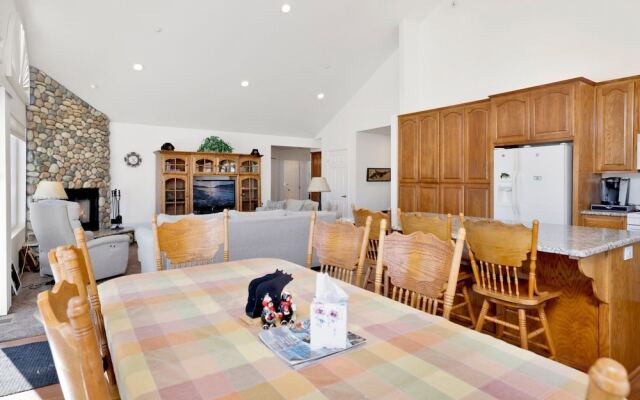 BIG Bear Cozy Hideaway #2253