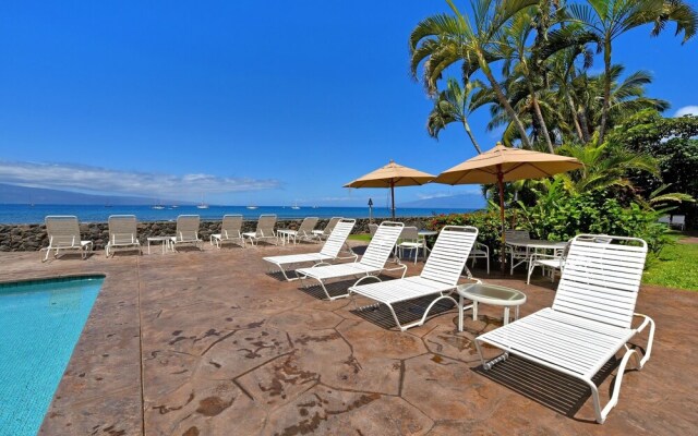 Lahaina Roads #205 1 Bedroom Condo by Redawning