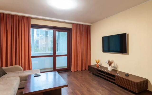 Home (Хоум) на улице Побежимова 11