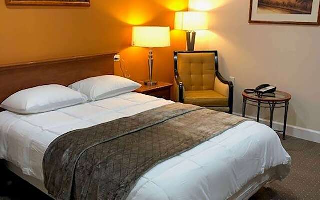 Howard Johnson by Wyndham Ridgecrest, CA