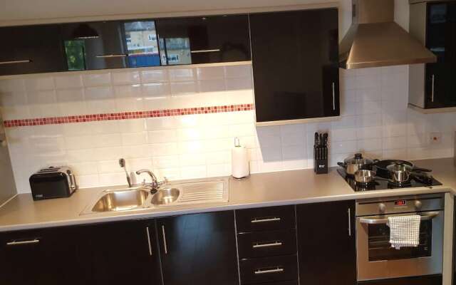 2-bedroom Apartment Riverside Wharf