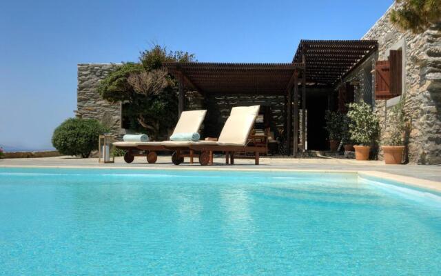 Phos Residence Pool Villa in Koundouros, Kea