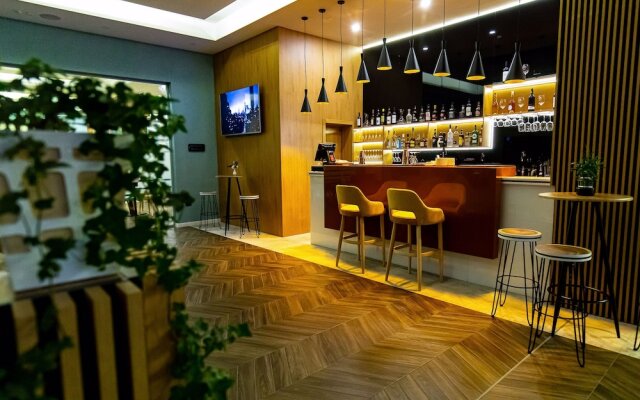 Grand View Hotel & Suites Copou