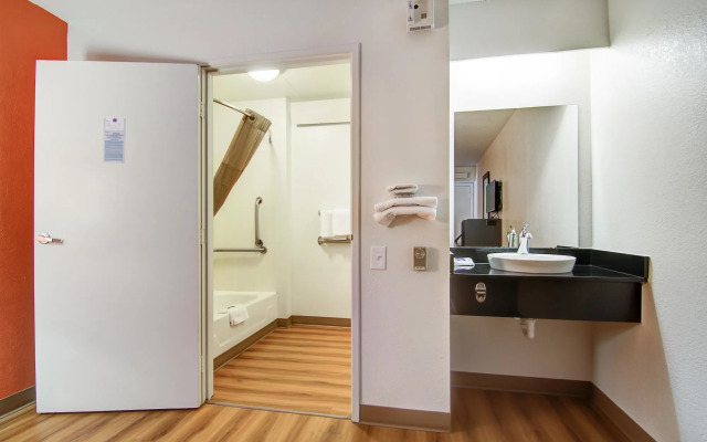 Motel 6 Springfield, MO - North