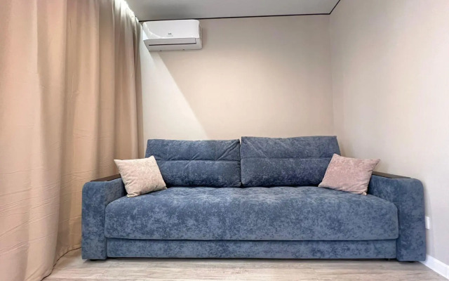 Апартаменты на проспекте Героев Отечества 8