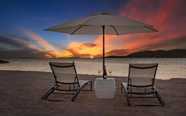Oceanfront Penthouse Hot Tub Daily Cabana