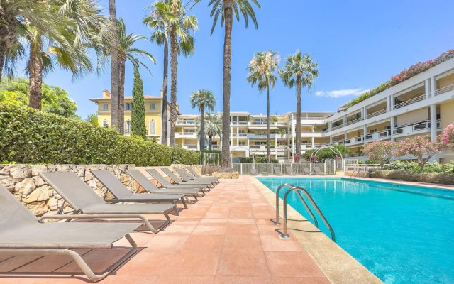 Le First in Cannes With 2 Bedrooms and 2 Bathrooms