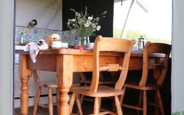 Brackenhill Glamping - Safari Tent with Hot Tub