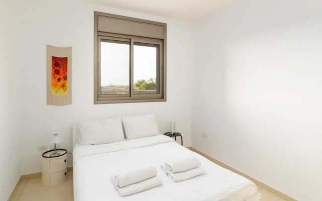 Comfort with Terrace over the Hills by FeelHome