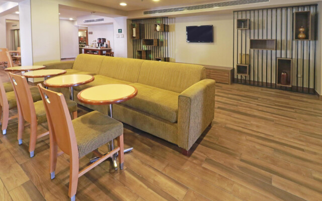 Hampton by Hilton Chihuahua