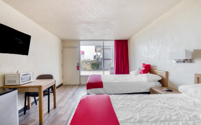 OYO Hotel Waco University Area/ I-35
