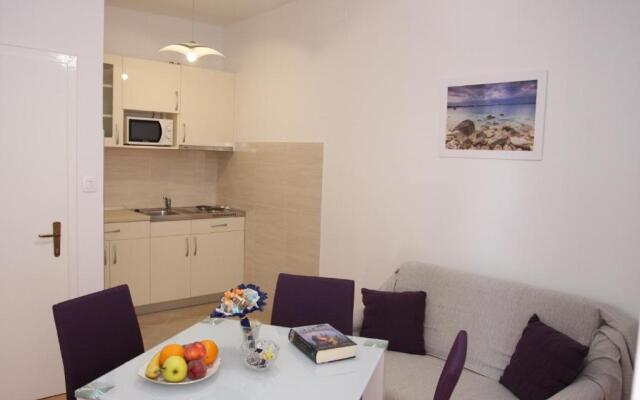 Apartments & rooms Nikola1 - parking