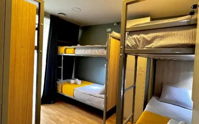 Queen Hostel