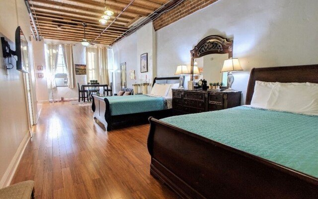 Hosteeva French Quarter Historic Condos