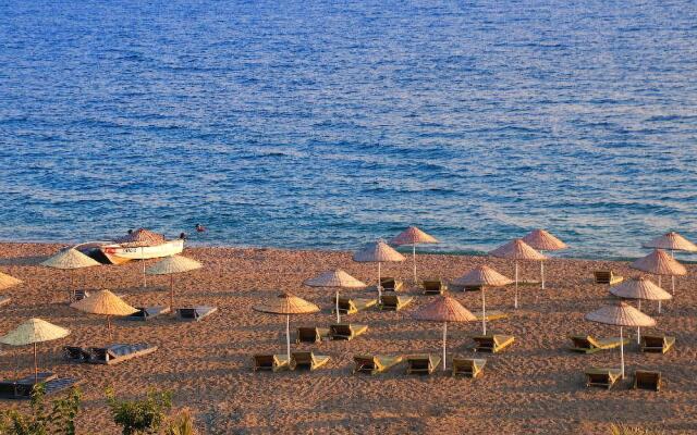 Dogan Beach Resort & Spa Hotel